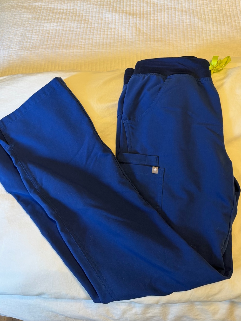 FIGS Technical Scrub SET:
Top Deep Royal Blue - XS / one pocket top XS